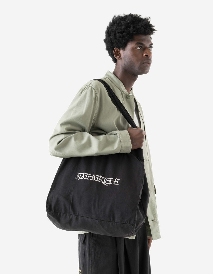 7592 Maha Script Tote Bag Black