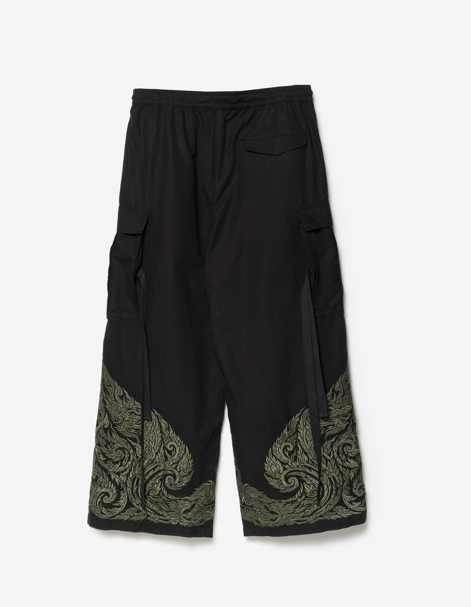 7688 Thai Temple Cropped Hakama Black