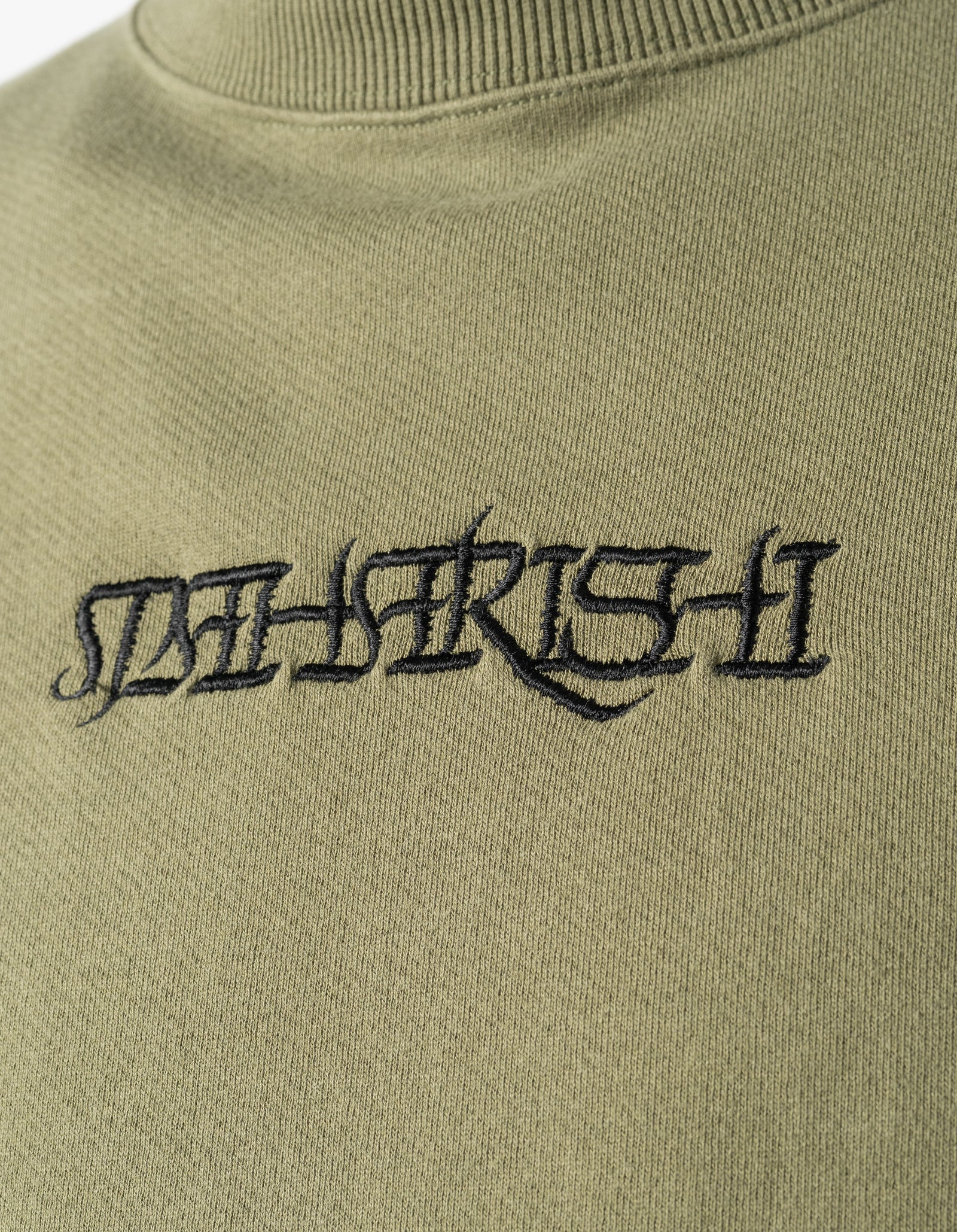 7549 Maha Script Crew Sweat Olive OG-107F