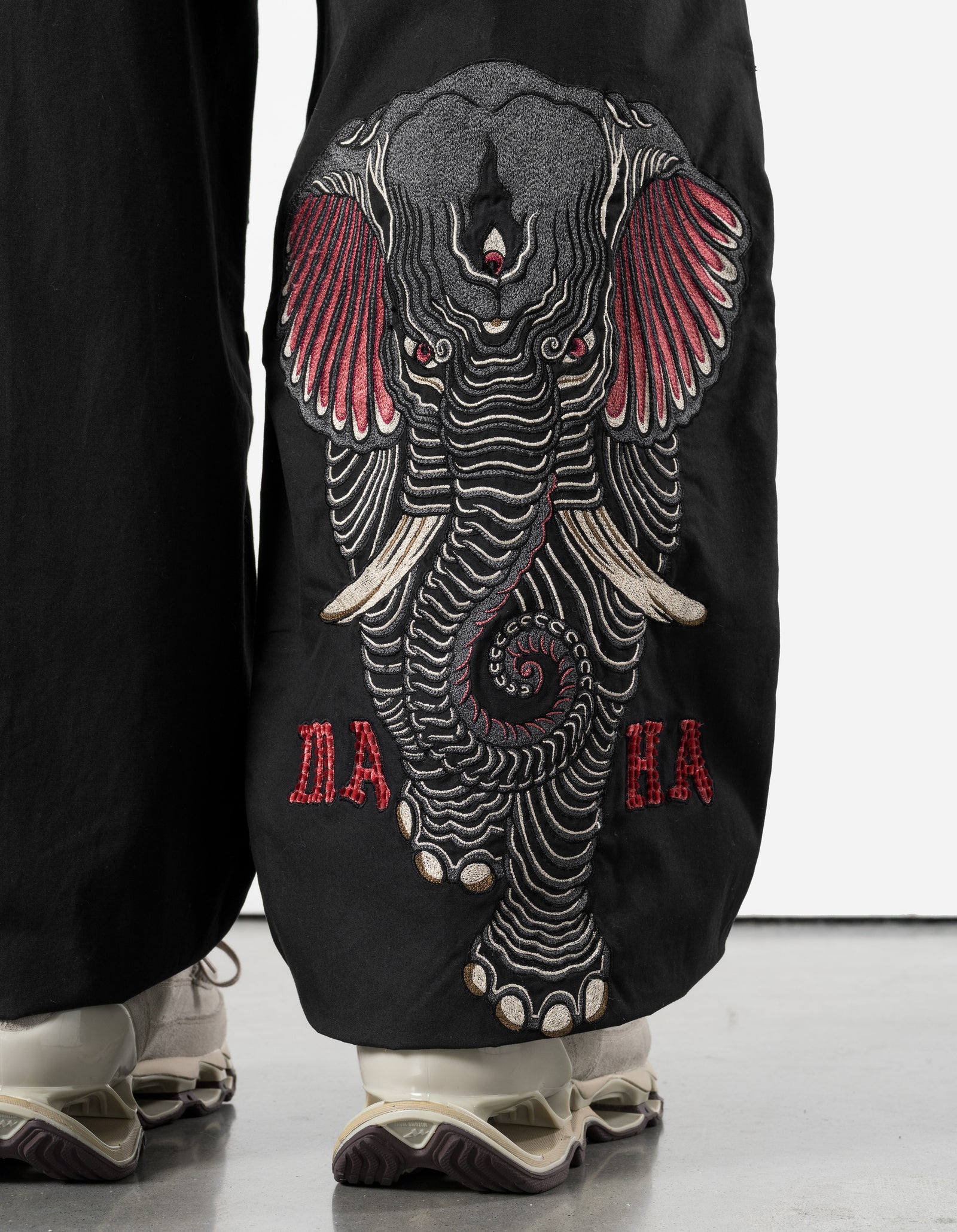 7686 Thai Elephant Loose Snopants® Black
