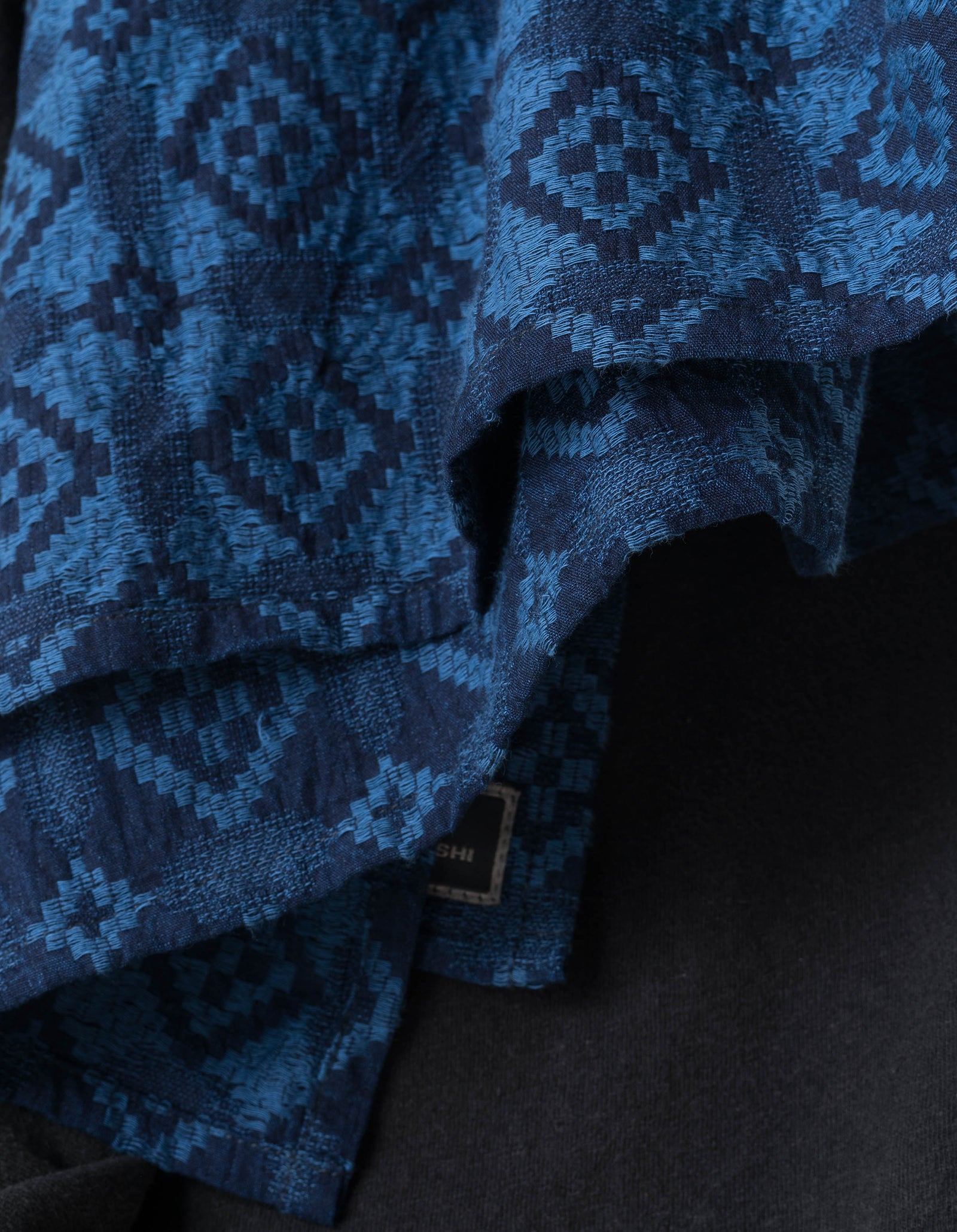 7568 Komon Aizome Oversized Scarf Aizome Blue