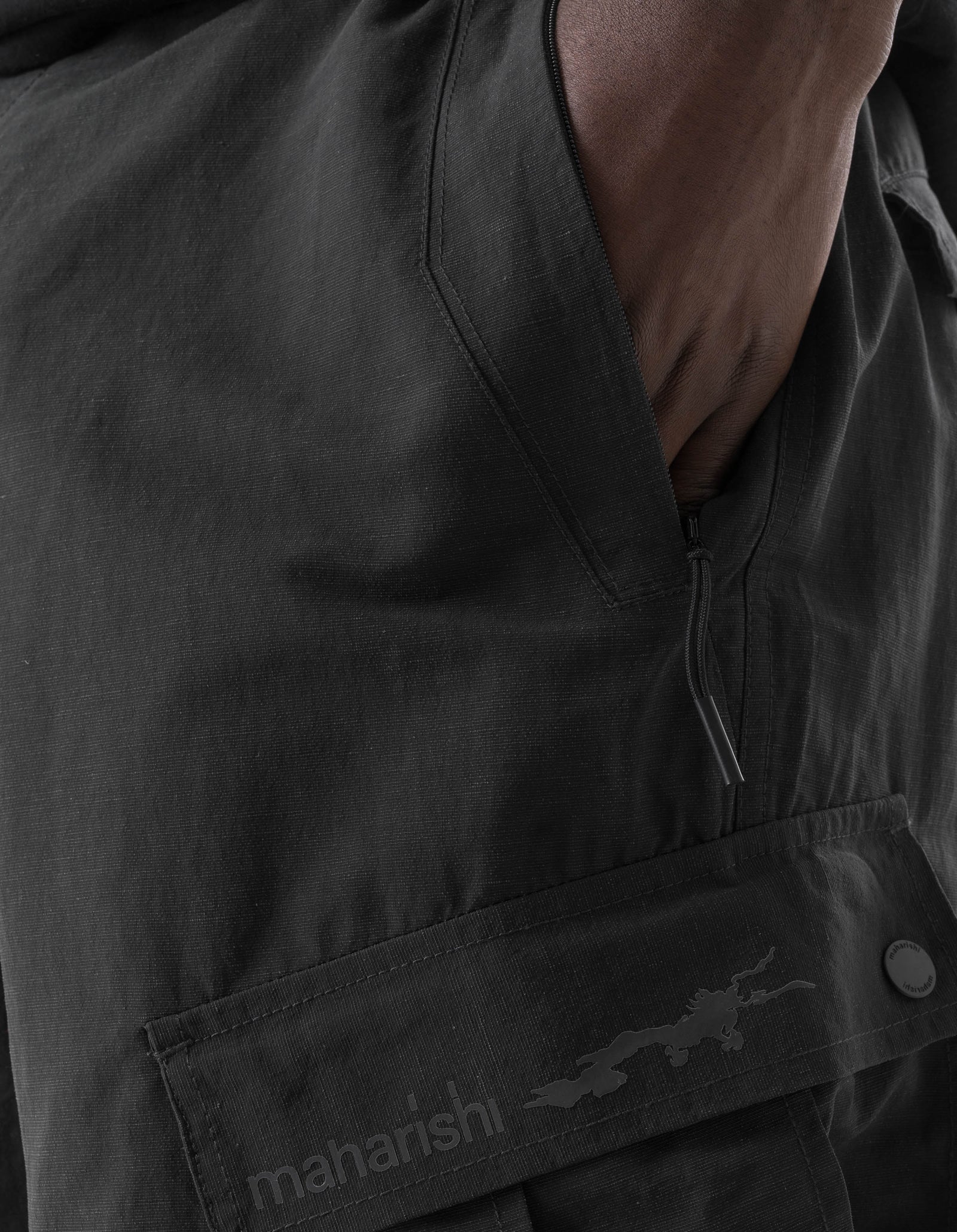 7582 DWR Hemp Loose Cargo Snopants Black