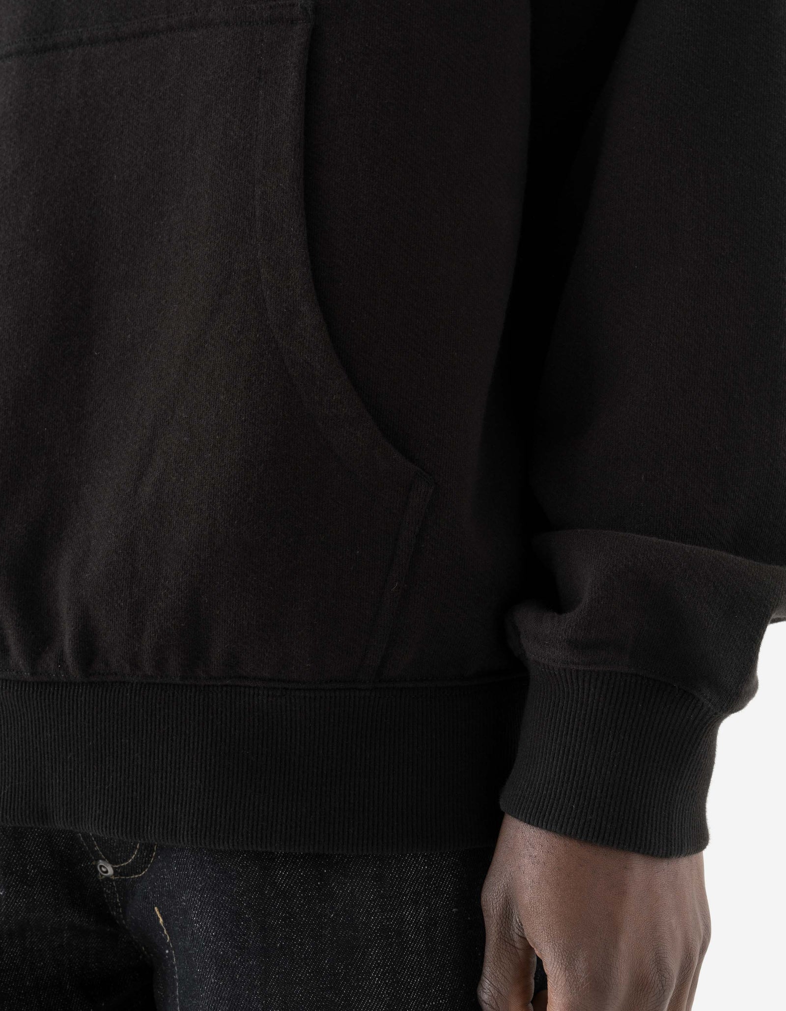 7681 Naga Hooded Sweat Black