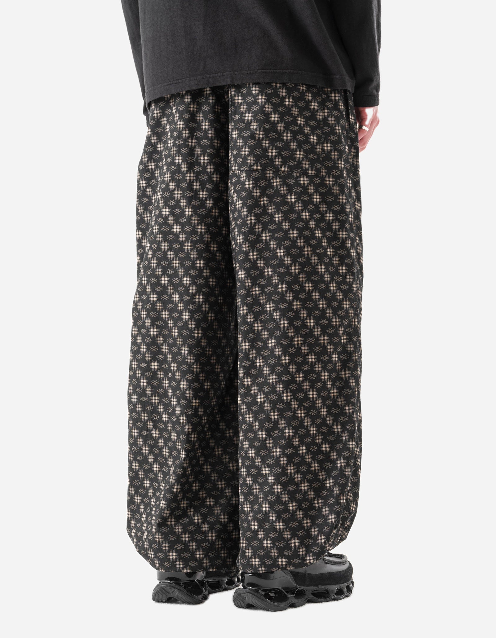 7323 Kasuri Loose Track Pants Sumi Black